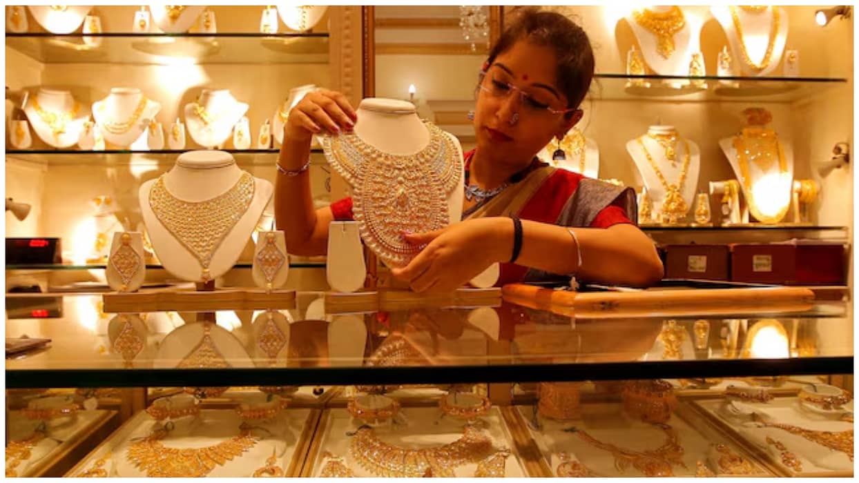 Sale of gold in India drops ahead of Diwali